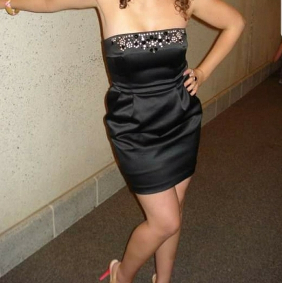 Express dress - Picture 1 of 3